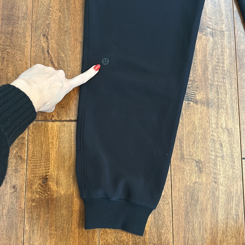 Lululemon Black On The Fly Jogger Pants Sz 6 - Picture 6 of 7
